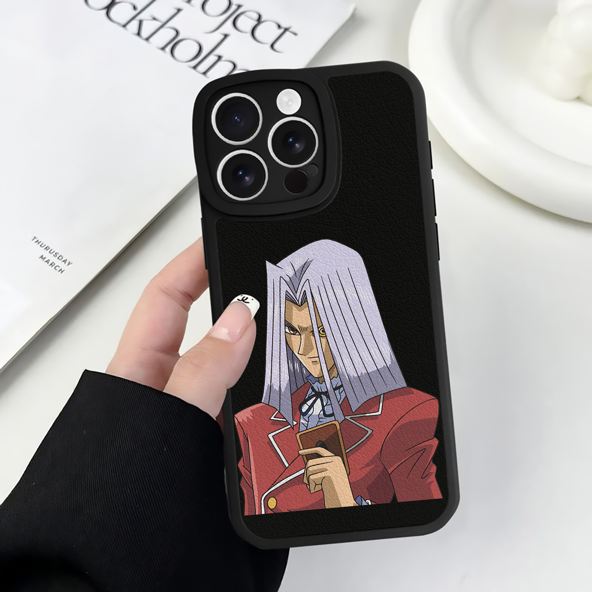 遊☆戯☆王 Yu-Gi-Oh! 【iPhone 16シリーズ対応】シリコンスマホケース（レザー調） 材質：シリコン
